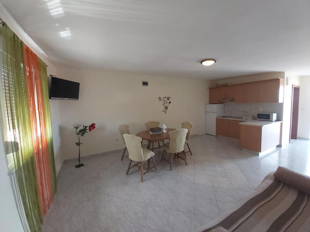 Apartments Elvir นิน ภายนอก รูปภาพ