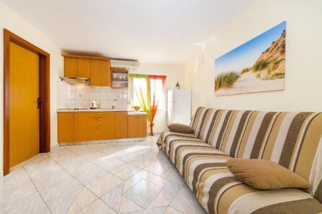 Apartments Elvir นิน ภายนอก รูปภาพ