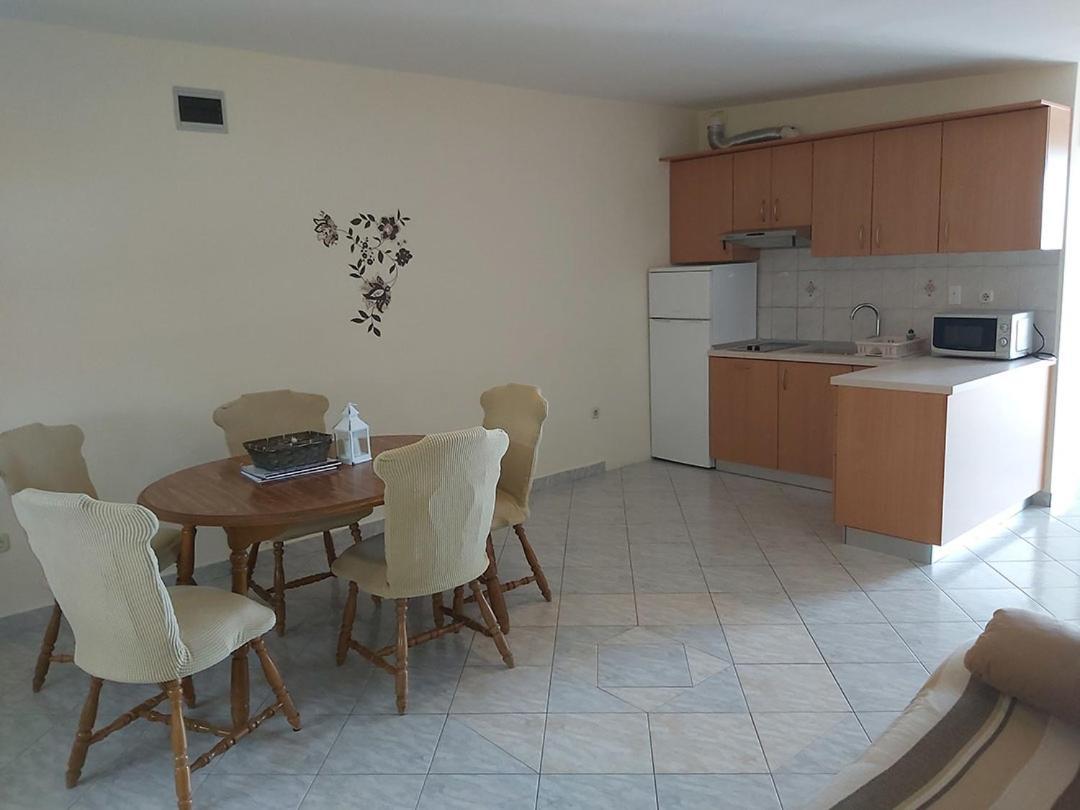 Apartments Elvir นิน ภายนอก รูปภาพ
